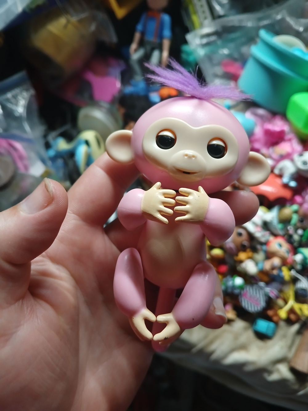 pink WowWee Fingerlings interactive baby monkey toy Works Good